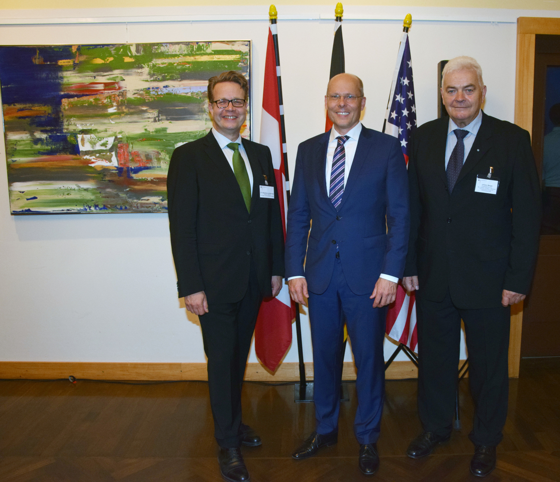 Transatlantic Cooperation Reception Held in Berlin