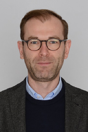 A portrait photo of Frank Mouritz.