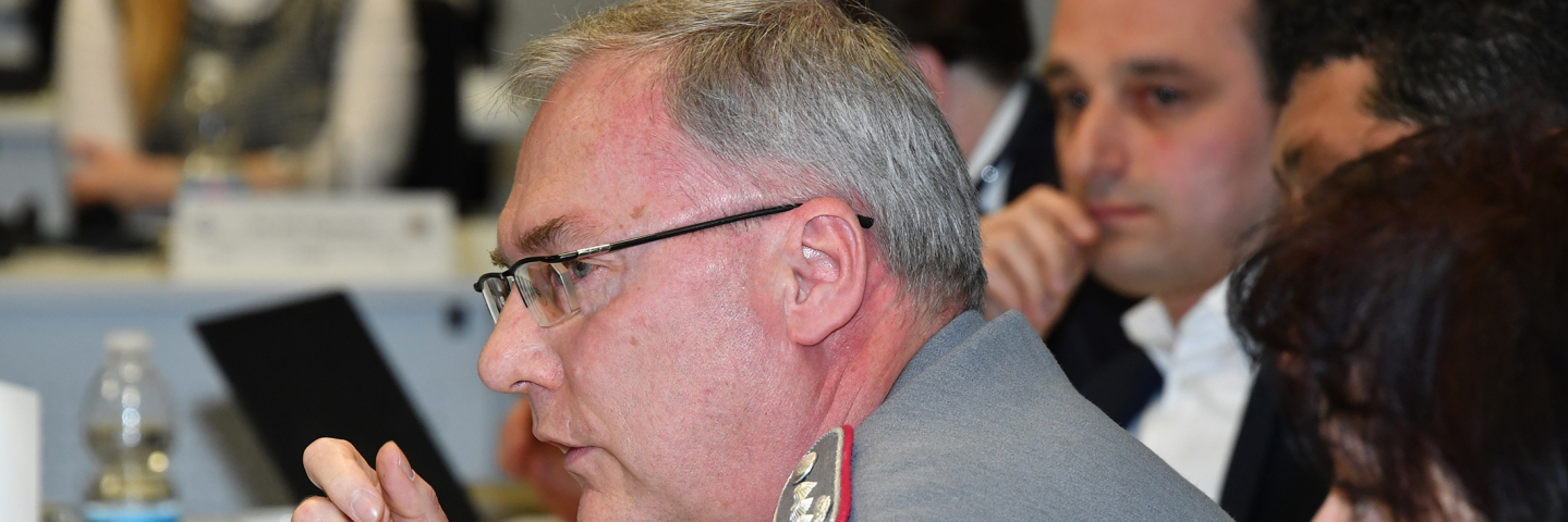 A photograph of Colonel (GS) Peter Frank.