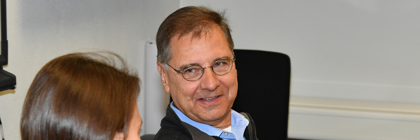 A photograph of Andreas Hellwig.