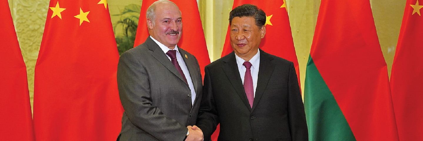Belarus and chinese presidents shake hands