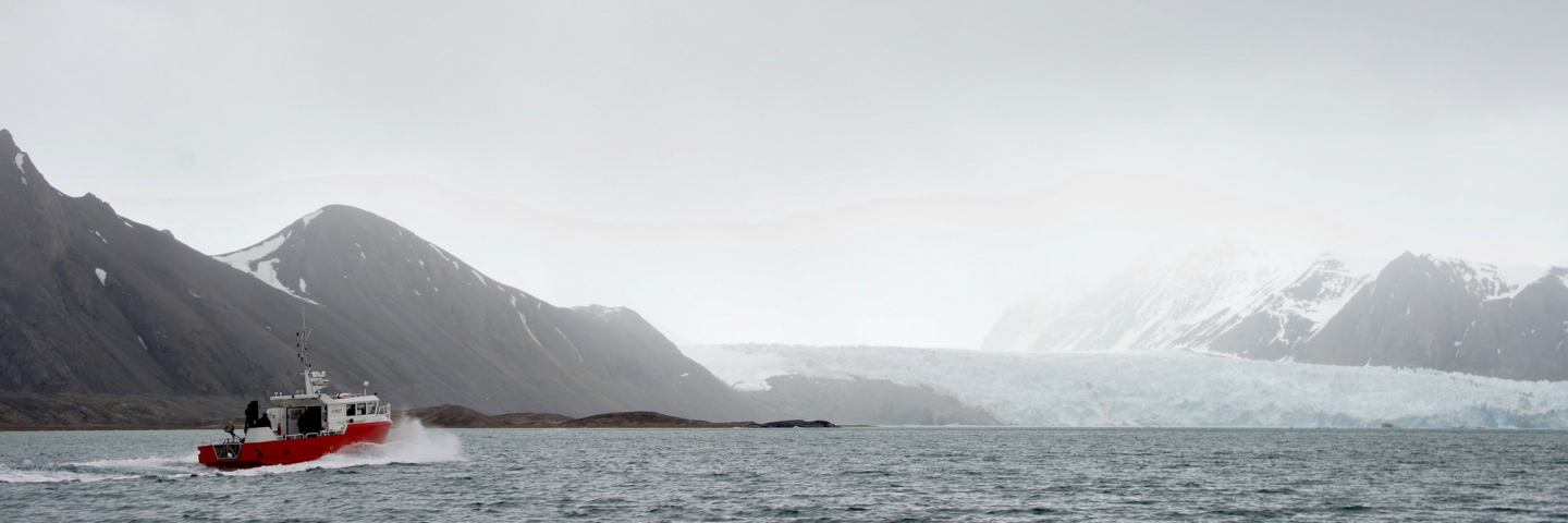 he research vessel "Teisten," carrying U.S. Secretary of State John Kerry and Norwegian Foreign Minister Borge Brende, cuts through the Kongsfjorden in Ny-Alesund, Norway.