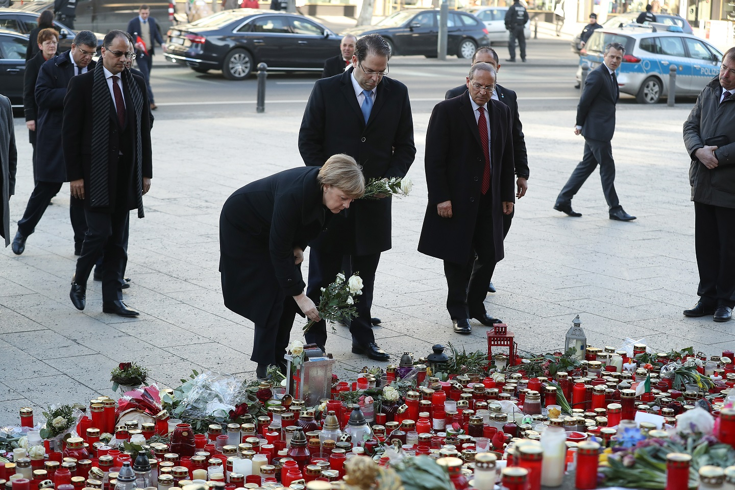 Merkel Meets Tunisian Prime Minister Chahed, Both Visit Terror Memorial