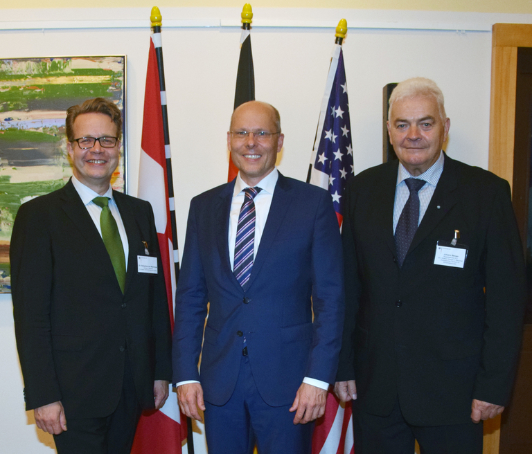 Transatlantic Cooperation Reception Held in Berlin