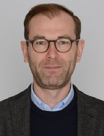 A portrait photo of Frank Mouritz.
