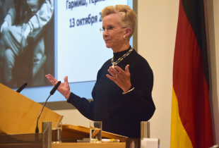 PASS Participants Hear Author Discuss the Life of Soldier and Statesman George C. Marshall 