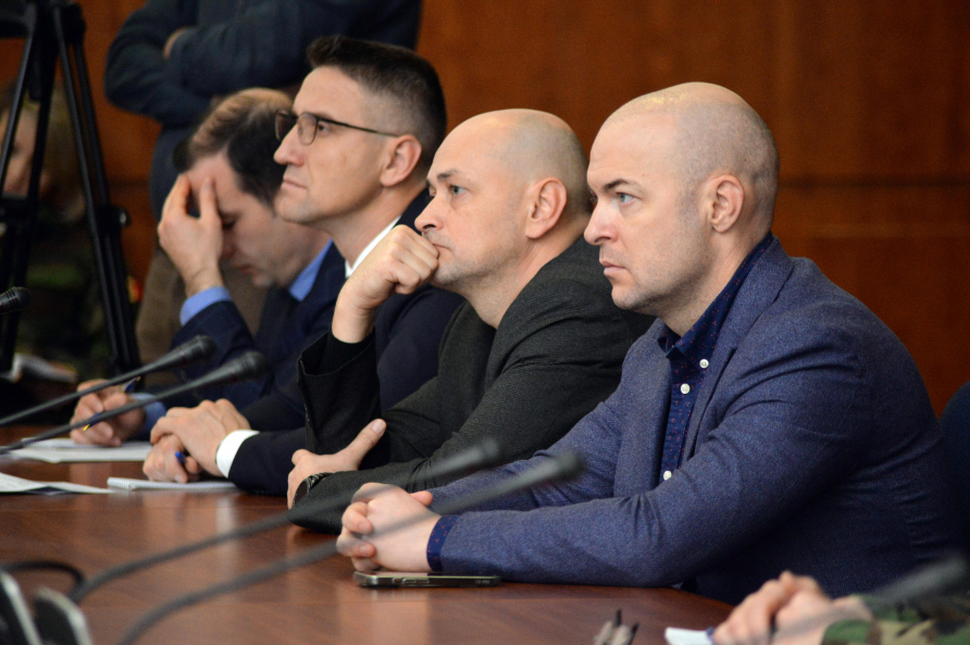 Moldovan alumni listen in during an outreach networking event